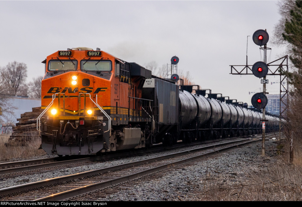 BNSF 5997